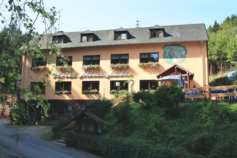 Waldhotel Albachmuehle Mit Albacher Stuben Wasserliesch Dış mekan fotoğraf
